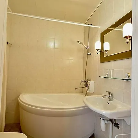 Otel Promenaadi 3*